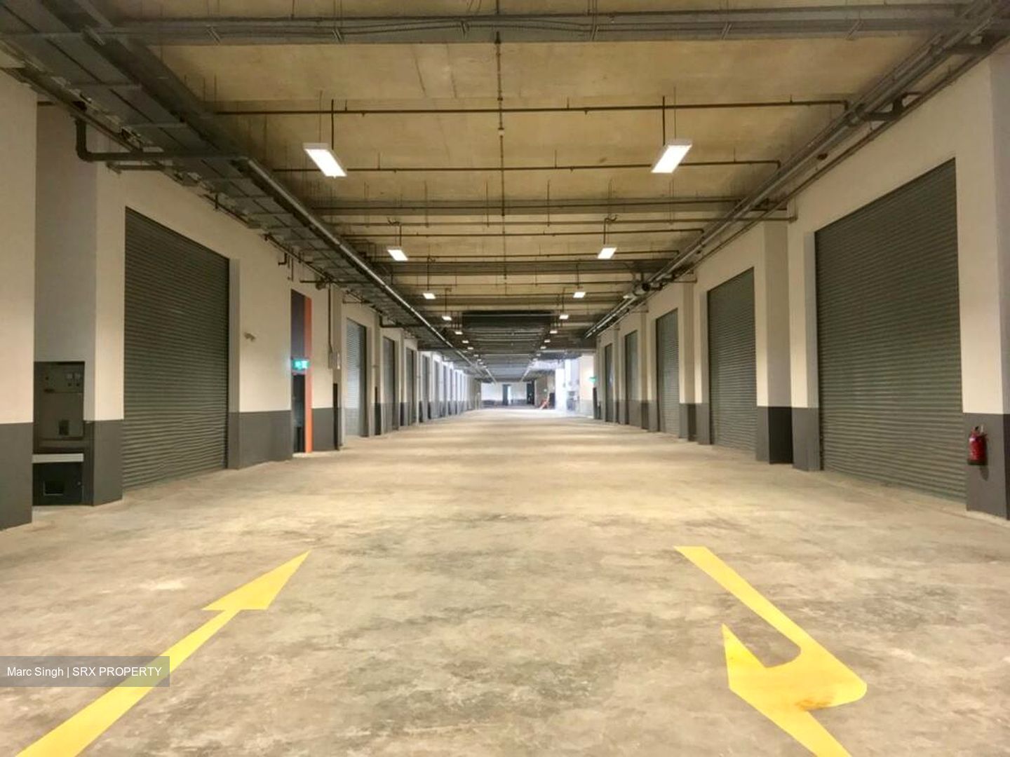 Sembawang Close (D27), Warehouse #502078391
